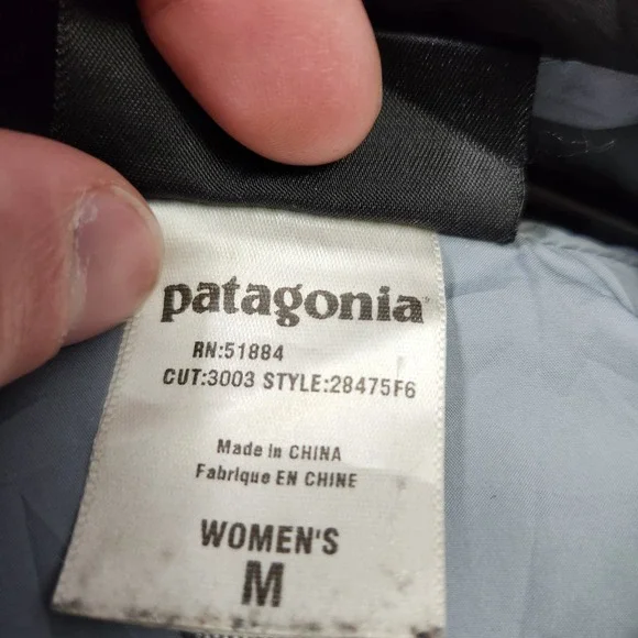 Patagonia Jacket Women Medium Walk In The Parka Down Puffer Long Coat Black READ - Picture 12 of 13